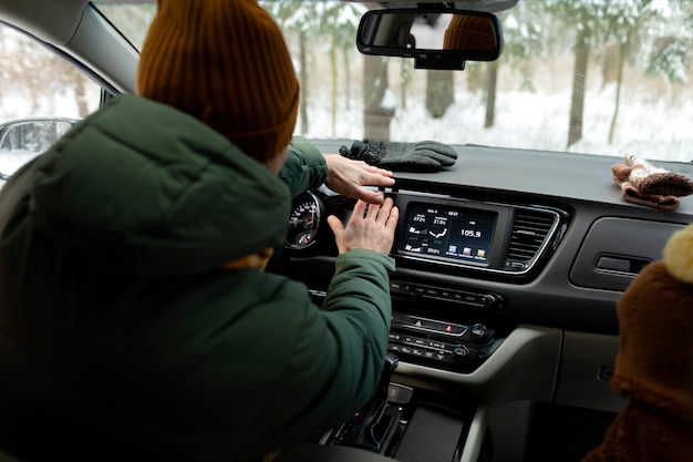 Jak dbać o ekran dotykowy w samochodach elektrycznych: praktyczne wskazówki i rozwiązania